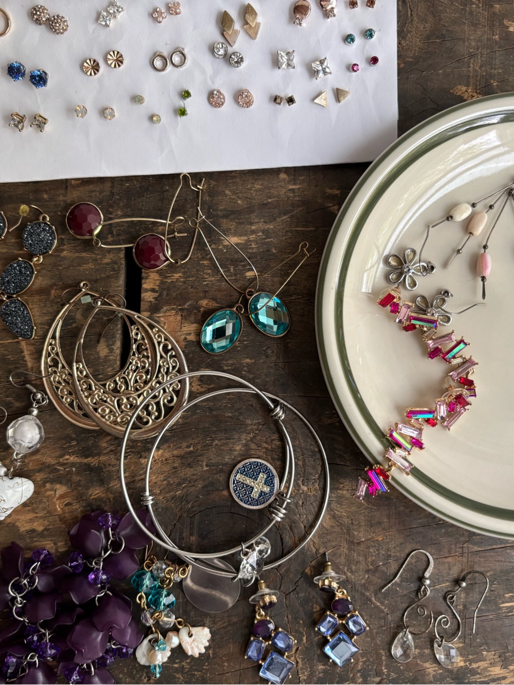 Huge lot of 60 reseller Jewelry earrings necklaces and Bracelet Women destash